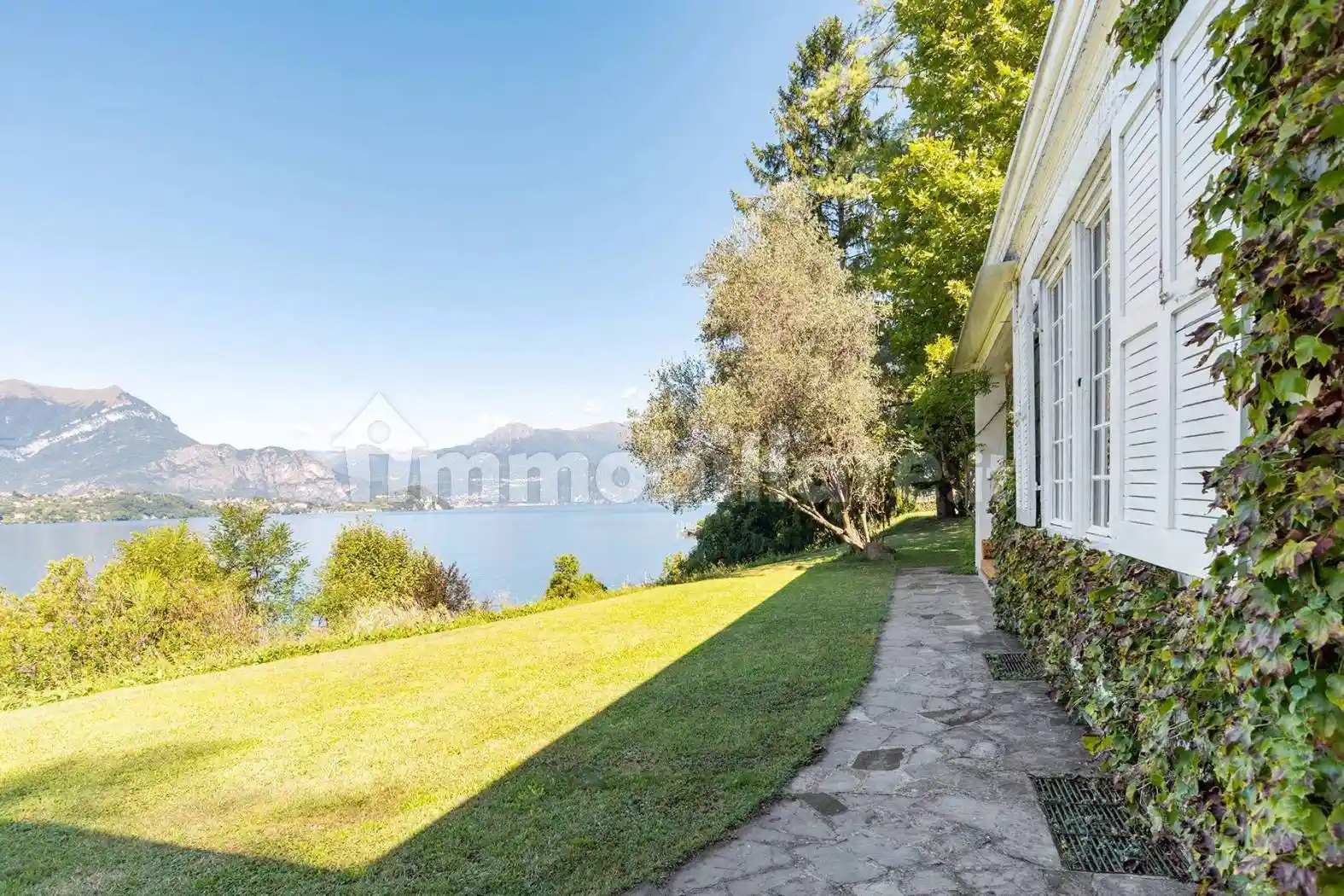 Villa in vendita a Lierna