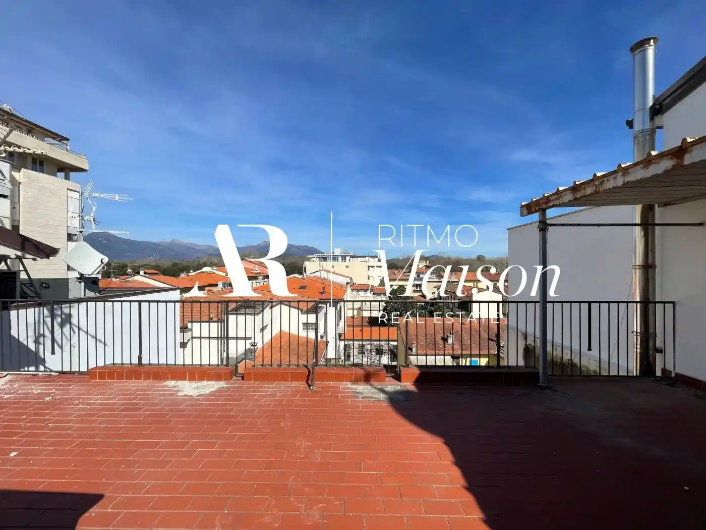 Palazzo - Edificio in vendita a Viareggio