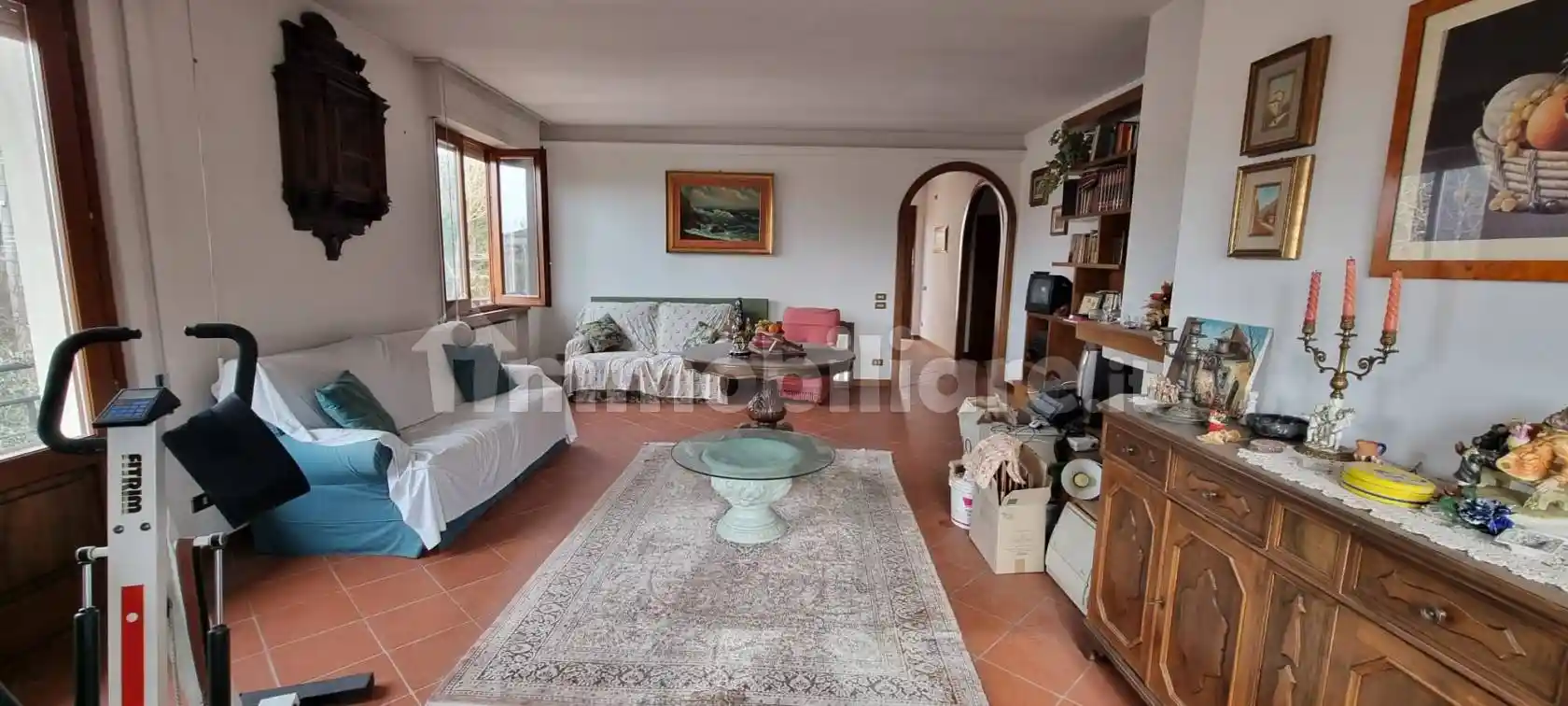 Villa in vendita a Massa e Cozzile
