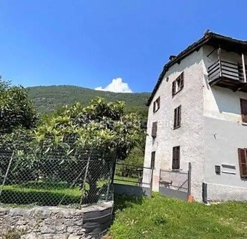 Palazzo - Edificio in vendita a Prata Camportaccio