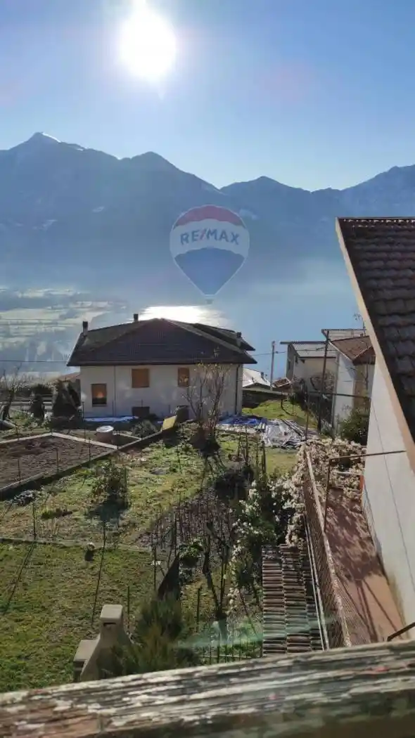 Casa indipendente in vendita a Costa Volpino
