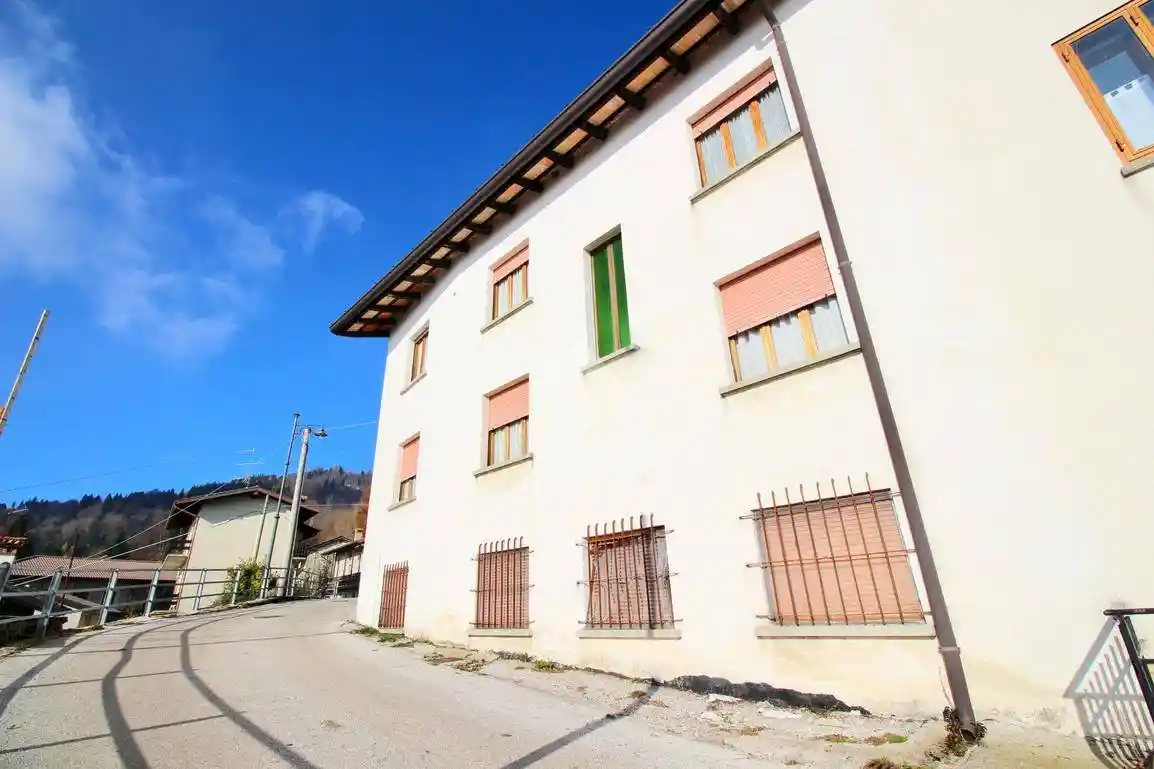 Casa indipendente in vendita a Savogna