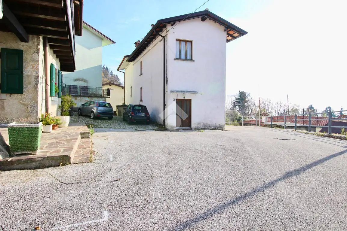 Casa indipendente in vendita a Savogna