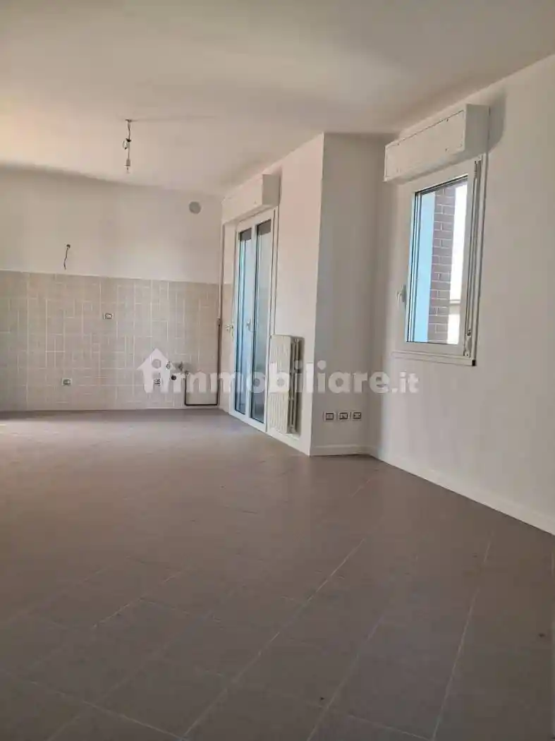 Open space, ottimo stato, quinto piano, Centro, Calderara di Reno - foto 2