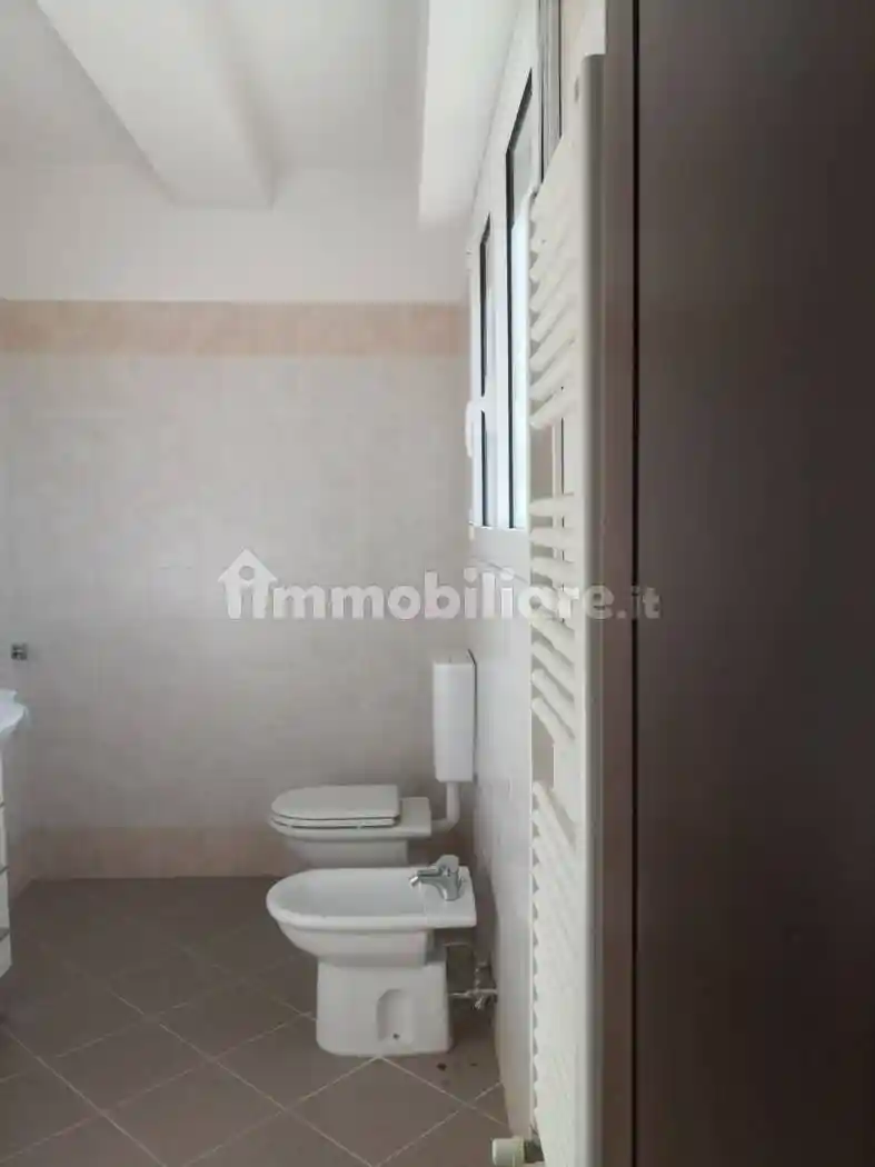 Open space, ottimo stato, quinto piano, Centro, Calderara di Reno - foto 5