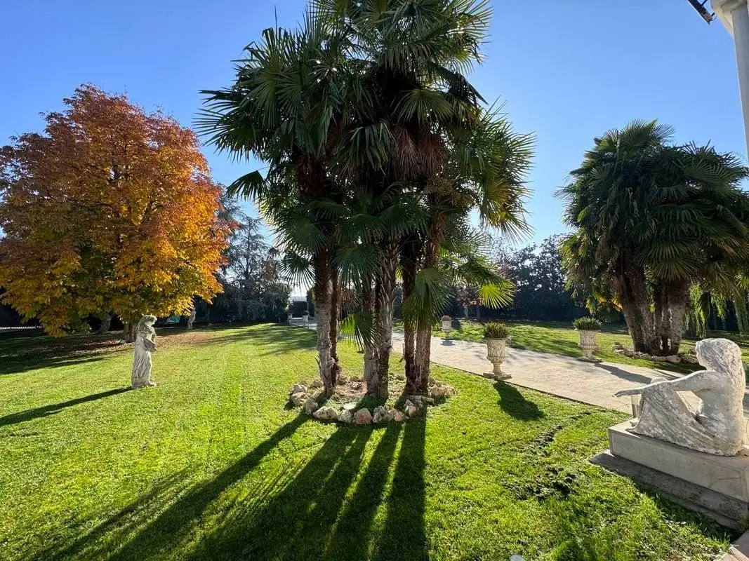 Villa in vendita a Piacenza