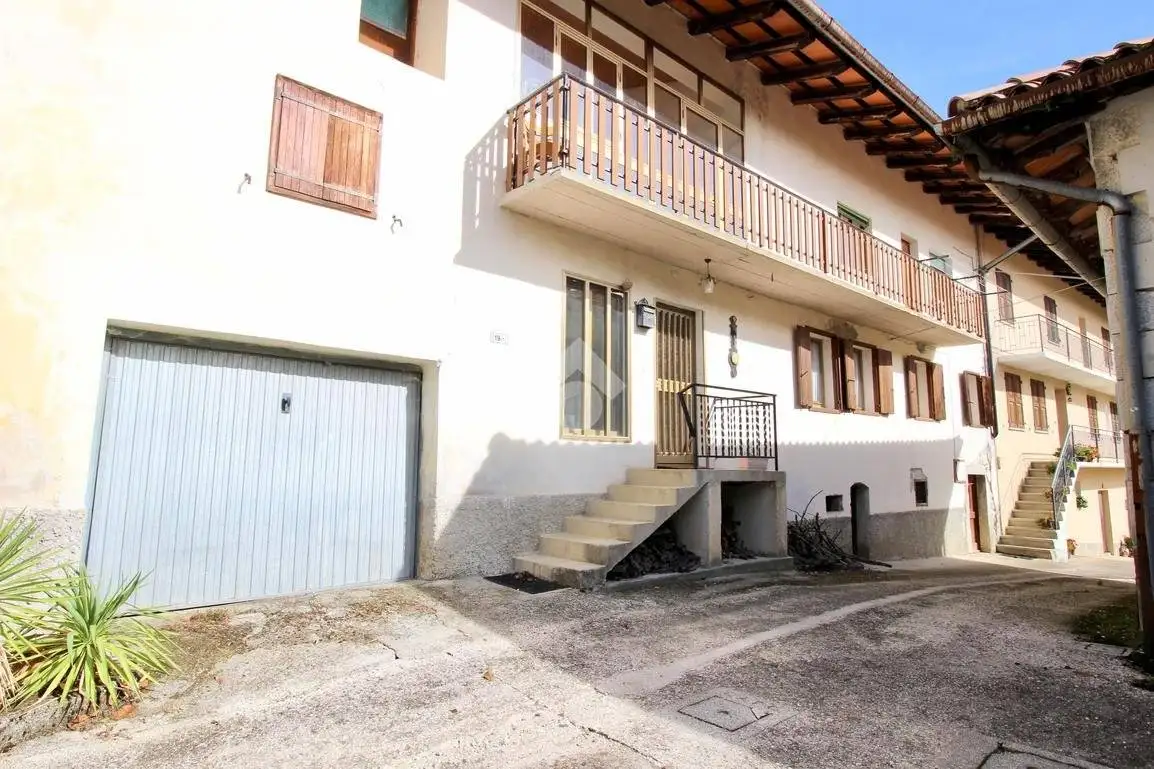 Casa indipendente in vendita a Savogna