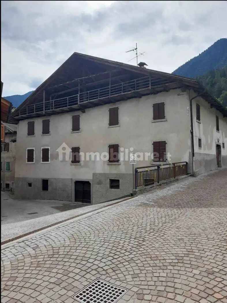 Casa indipendente in vendita a Borgo Lares