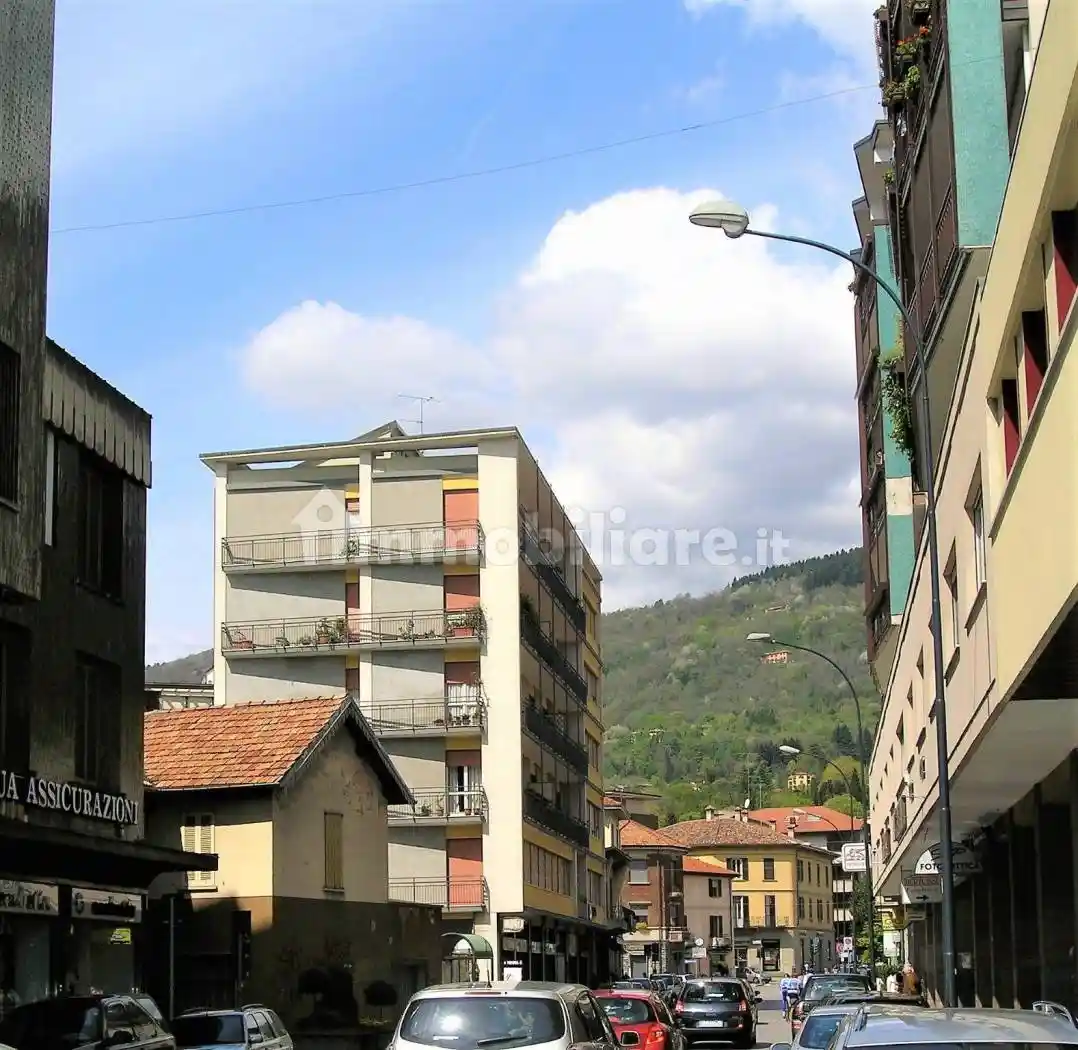 Appartamento in vendita a Erba