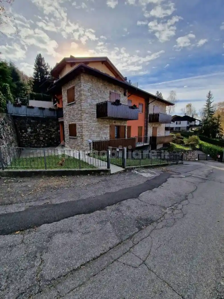 Appartamento in vendita a Selvino