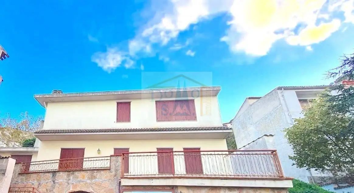 Appartamento ottimo stato, su più livelli, Centro, Bitti - foto 3