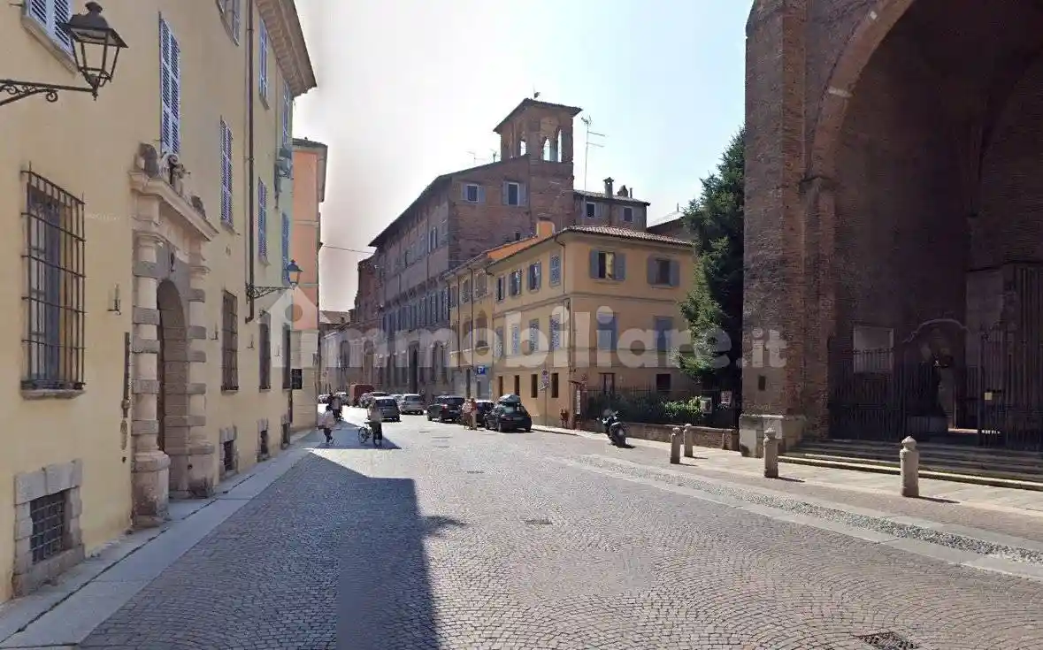 Palazzo - Edificio in vendita a Piacenza