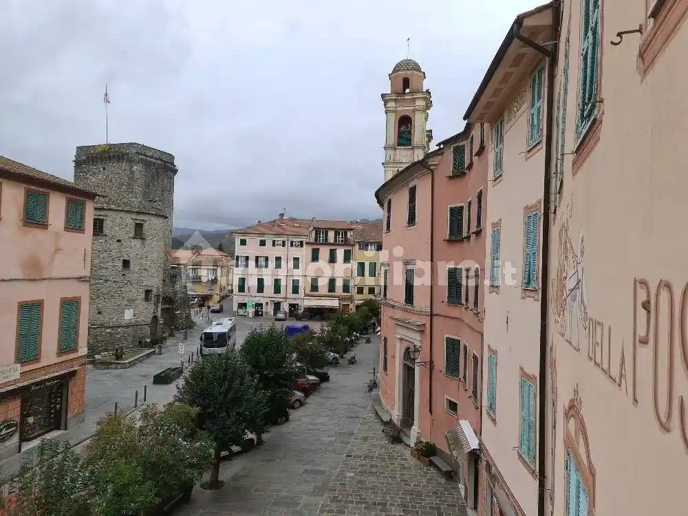 Appartamento in vendita a Varese Ligure