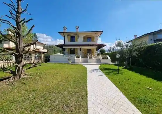 Villa in vendita a Forte dei Marmi