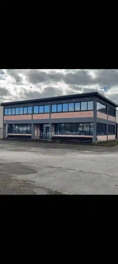 Palazzo - Edificio in vendita a Frosinone