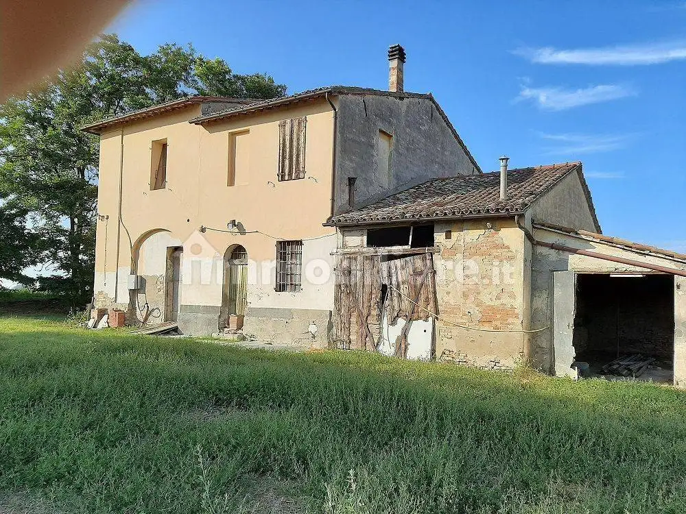 Rustico - Casale in vendita a Forlì