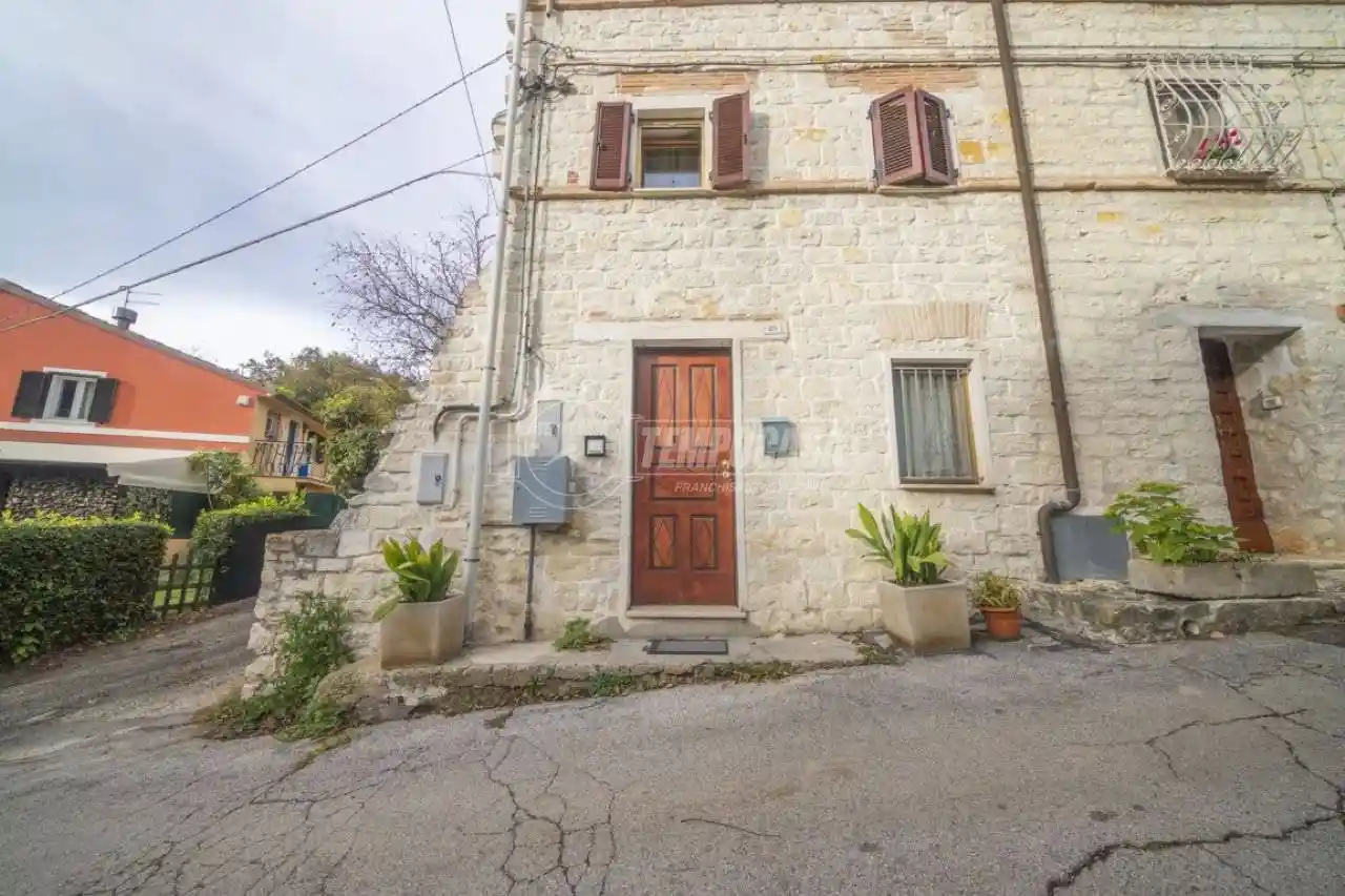 Casa indipendente in vendita a Sirolo