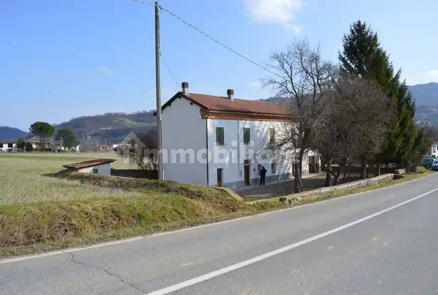 Terratetto unifamiliare 115 m², da ristrutturare, Denice - foto 3