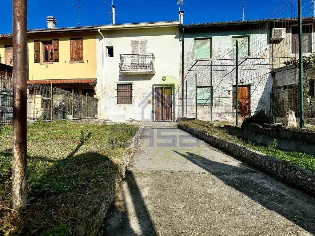 Casa indipendente in vendita a Cappella Cantone