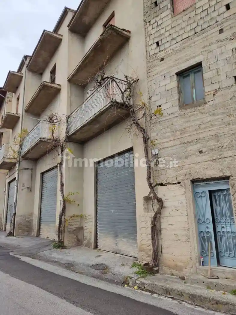 Casa indipendente in vendita a Abriola