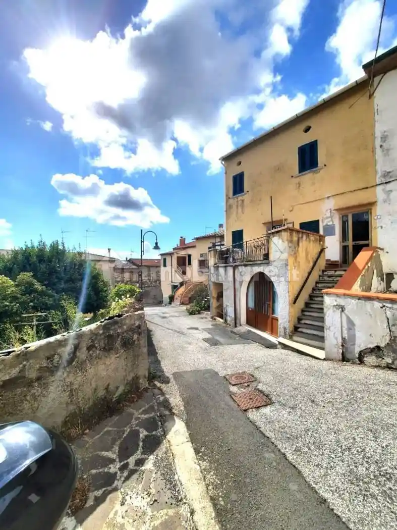 Appartamento in vendita a Castellina Marittima