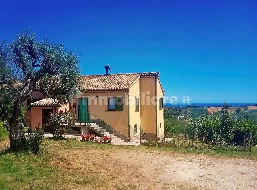 Rustico - Casale in vendita a Cupra Marittima