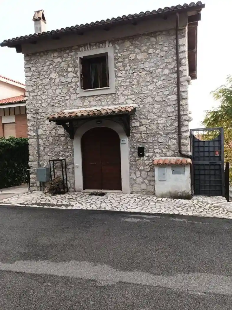 Casa indipendente in vendita a San Polo dei Cavalieri