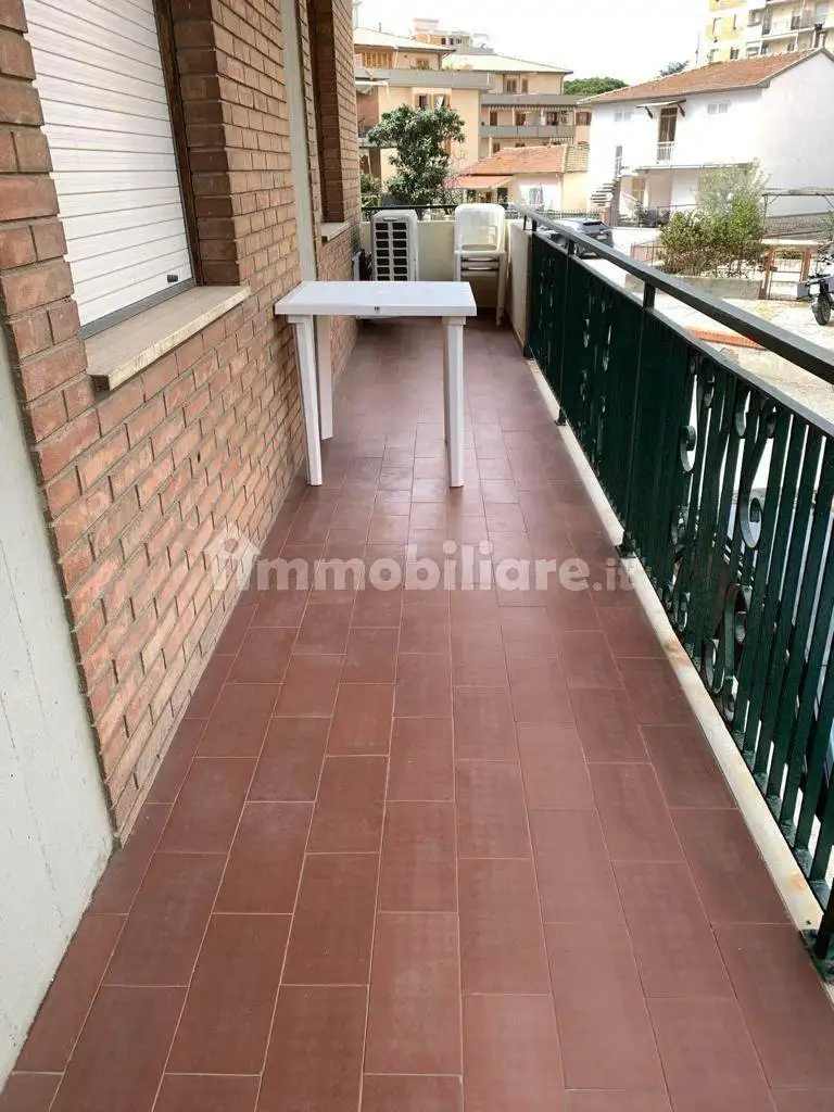 Appartamento in affitto a Follonica