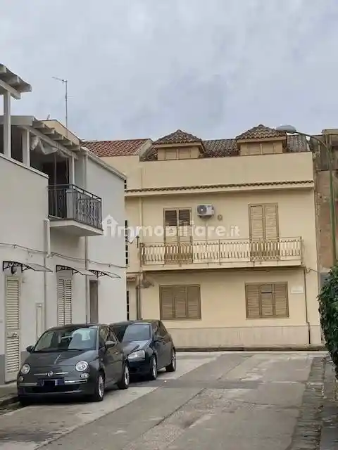 Palazzo - Edificio in vendita a Menfi