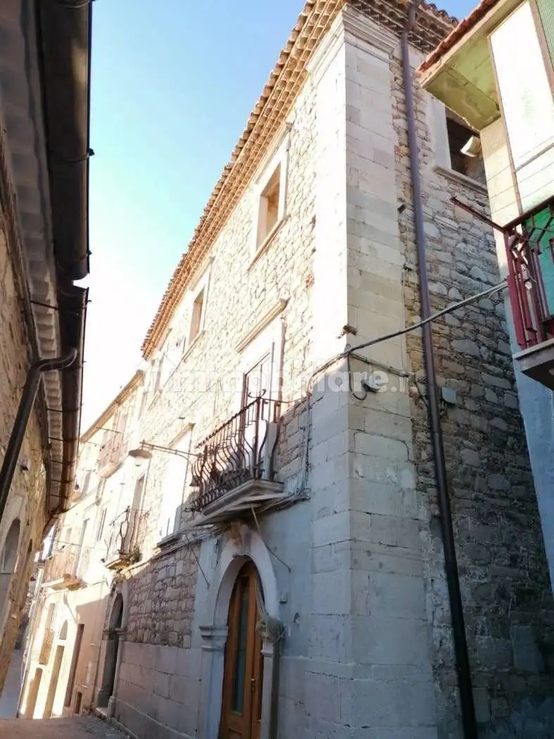 Palazzo - Edificio in Vendita