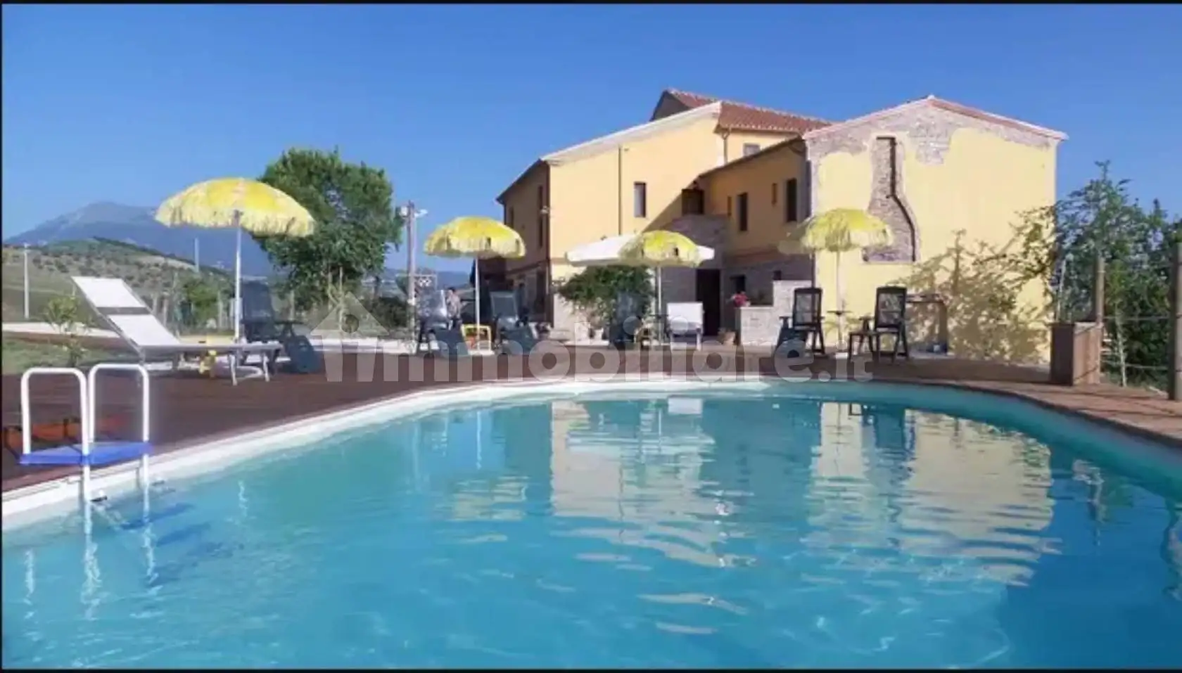 Rustico - Casale in vendita a Campli