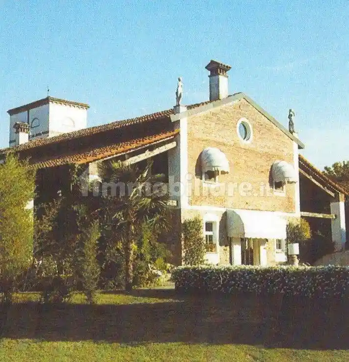 Villa in vendita a Parma