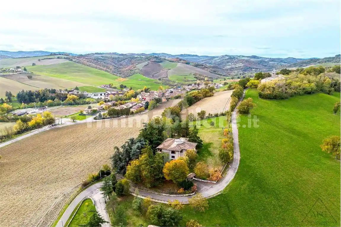 Villa in vendita a Quattro Castella