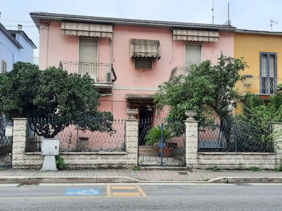 Villa in vendita a Latina