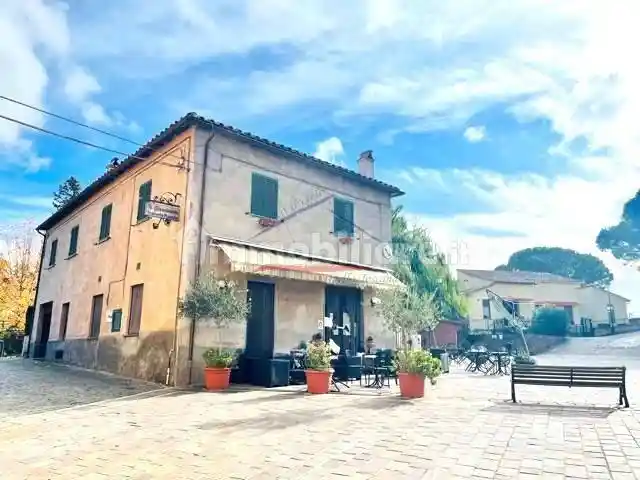 Casa indipendente in vendita a Proceno