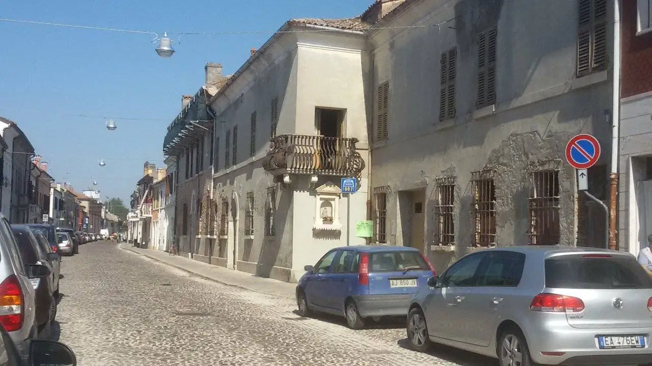 Palazzo - Edificio in vendita a Comacchio