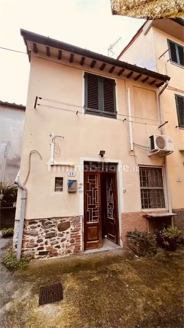 Casa indipendente in vendita a Lucca