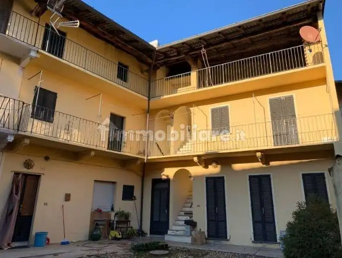 Casa indipendente in vendita a Mezzomerico