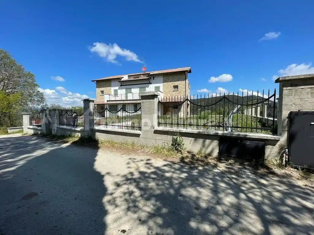 Rustico - Casale in vendita a Narni