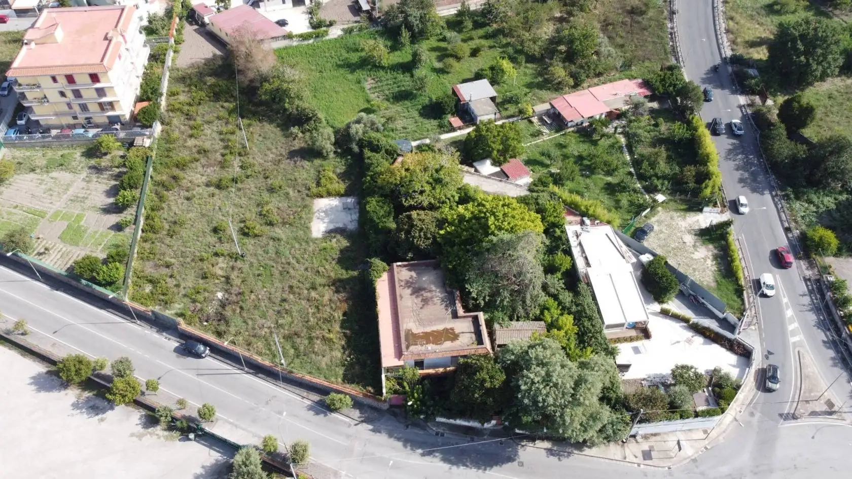 Palazzo - Edificio in vendita a Pollena Trocchia