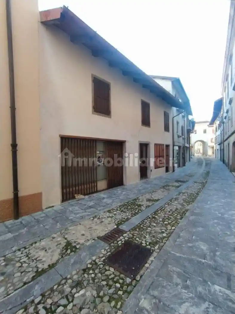 Palazzo - Edificio in vendita a Tolmezzo
