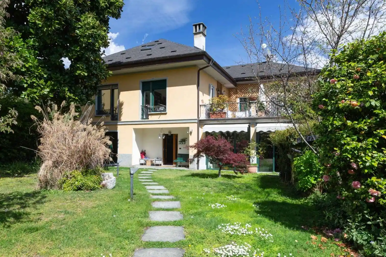 Villa in vendita a Verbania