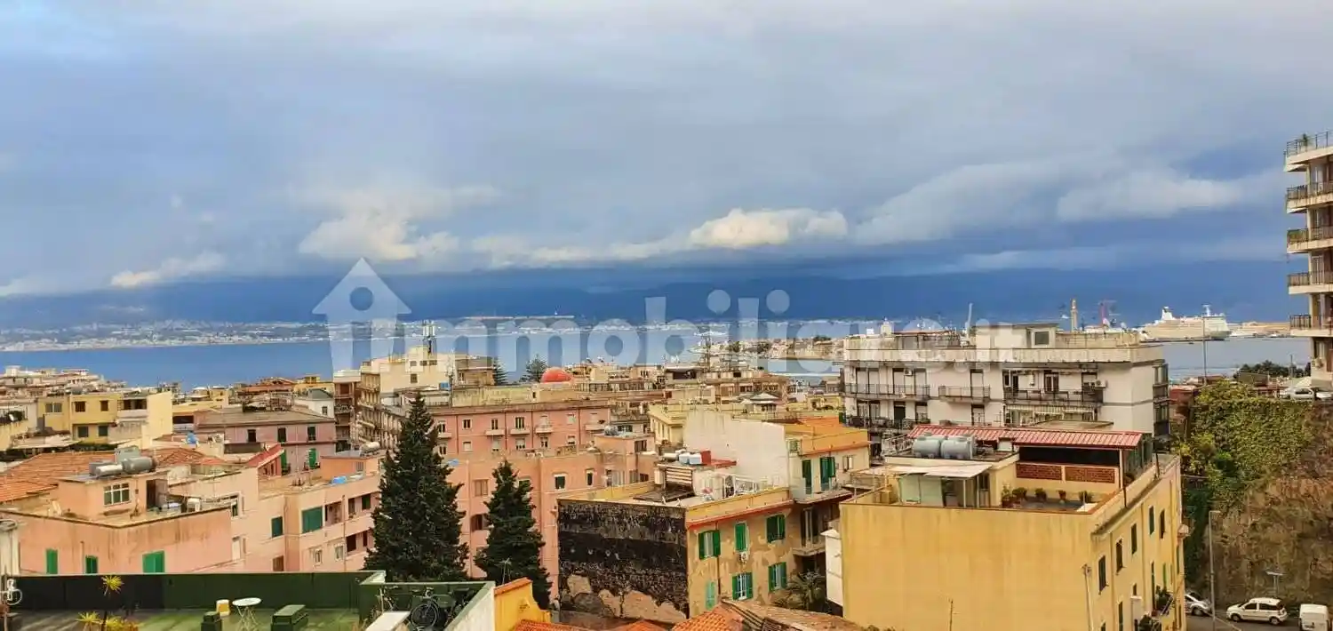 Palazzo - Edificio in vendita a Messina