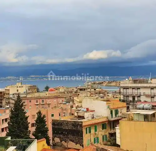 Palazzo - Edificio in vendita a Messina