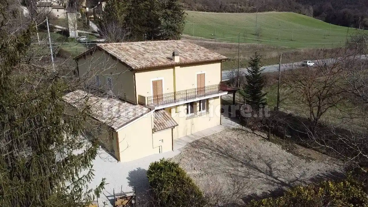 Villa in vendita a Camerino