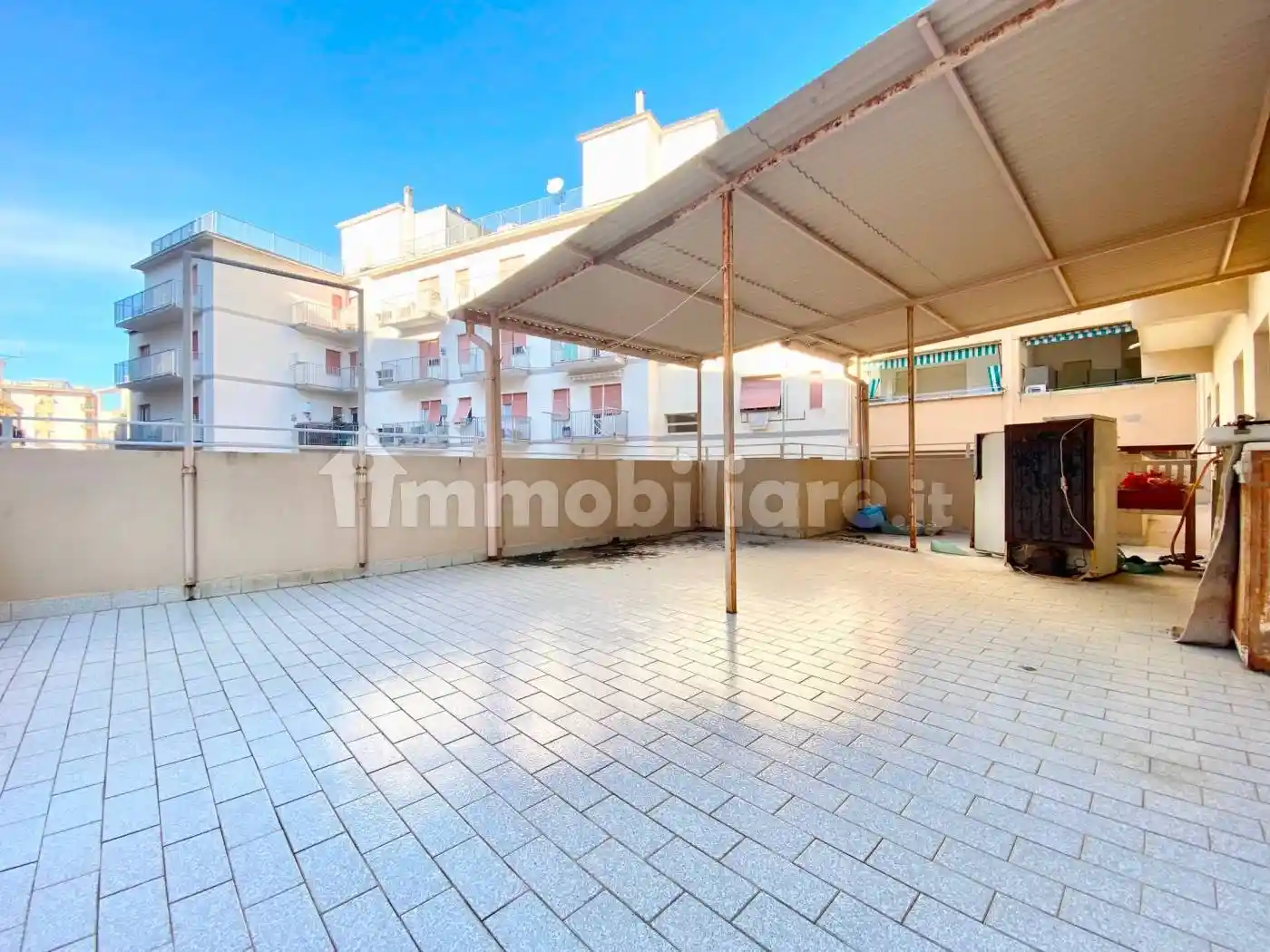 Appartamento in vendita a Falconara Marittima