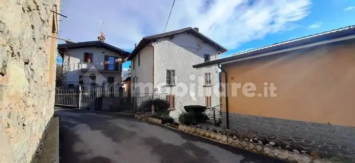 Casa indipendente in vendita a Bracca