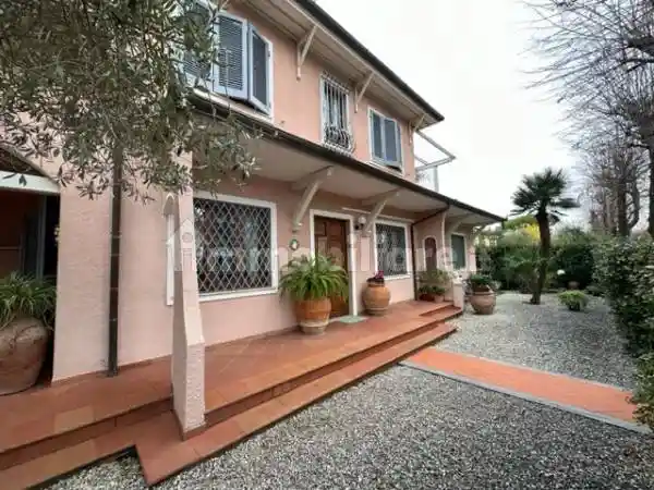 Villa in vendita a Forte dei Marmi