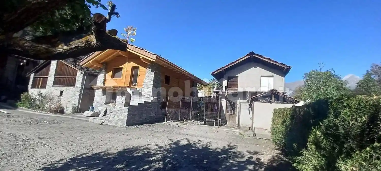 Rustico - Casale in vendita a La Salle