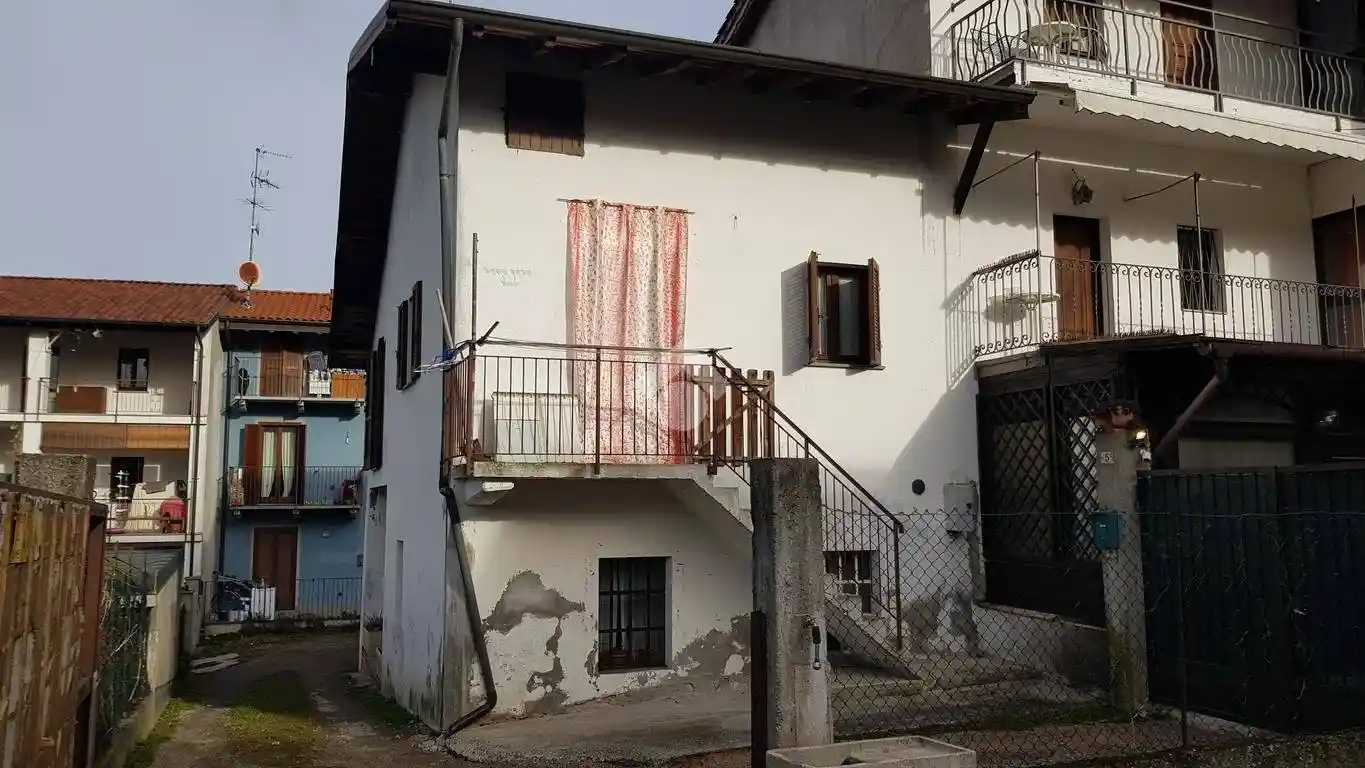 Casa indipendente in vendita a Divignano